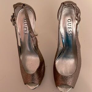 Size 7M multi colored heels perfect for the holidays!